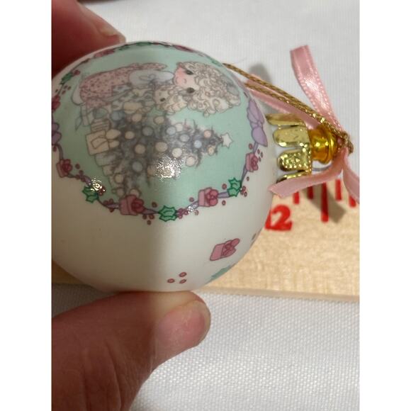 Vintage 1992 Precious Moments Christmas Ornament "Love is the Best Gift of All” - Picture 7 of 8